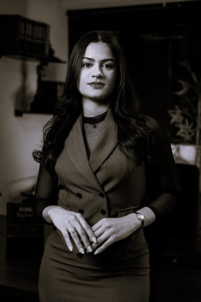 Hevelyn Carla Dantas Lima, Victor Moraes Advocacia